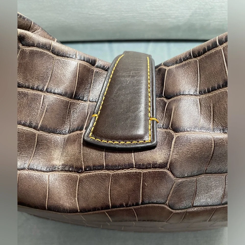 Dooney and Bourke croc logo lock hobo bag amazing condition 11” x 5” x 12” Brown - Picture 9 of 17